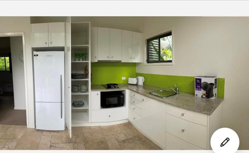 Dezen Accomodation Palmview Dış mekan fotoğraf