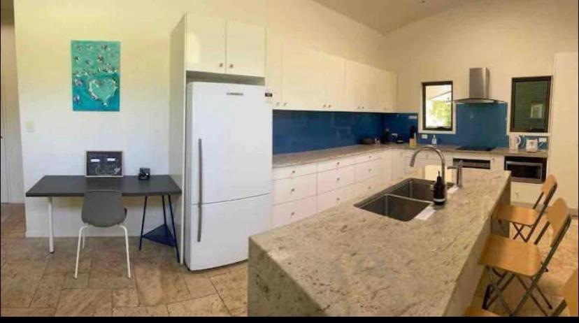 Dezen Accomodation Palmview Dış mekan fotoğraf